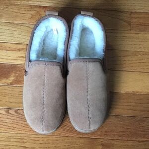 Women’s Size 9 Sheepskin Slippers like new